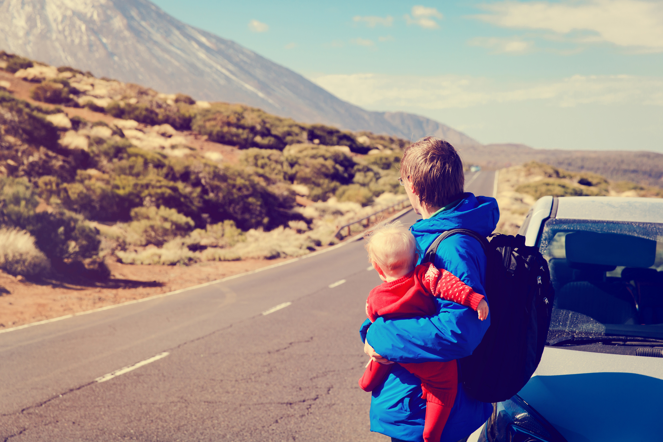 Travels with father. Путешествуем с папой на машине в 8 месяцев. Папа с дочкой на машине картинки.